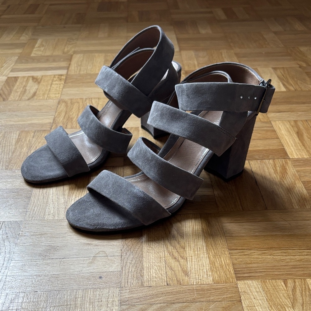 Vionic Blair Suede Heels